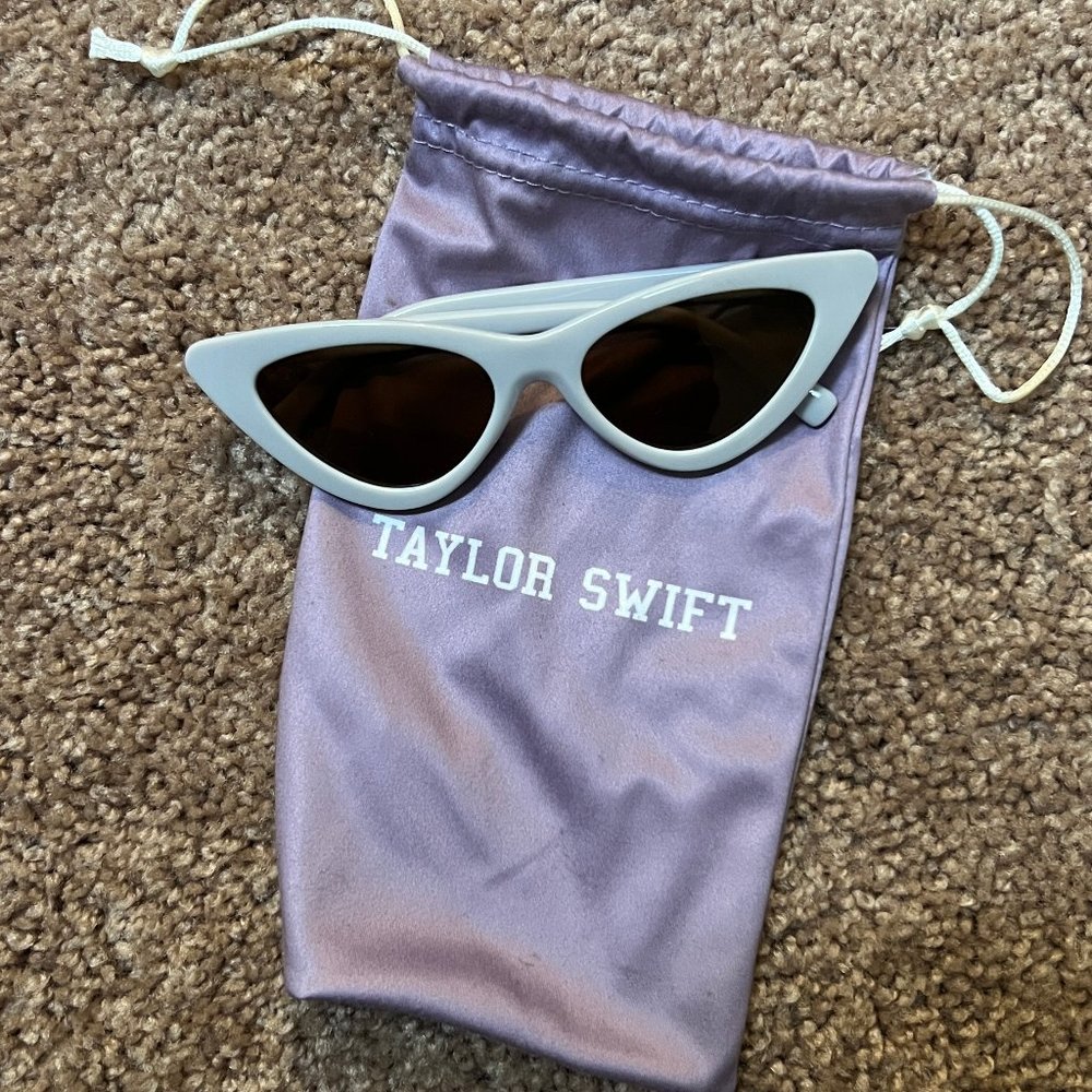 Taylor Swift Cat Eye Sunglasses (1989 Merch)
